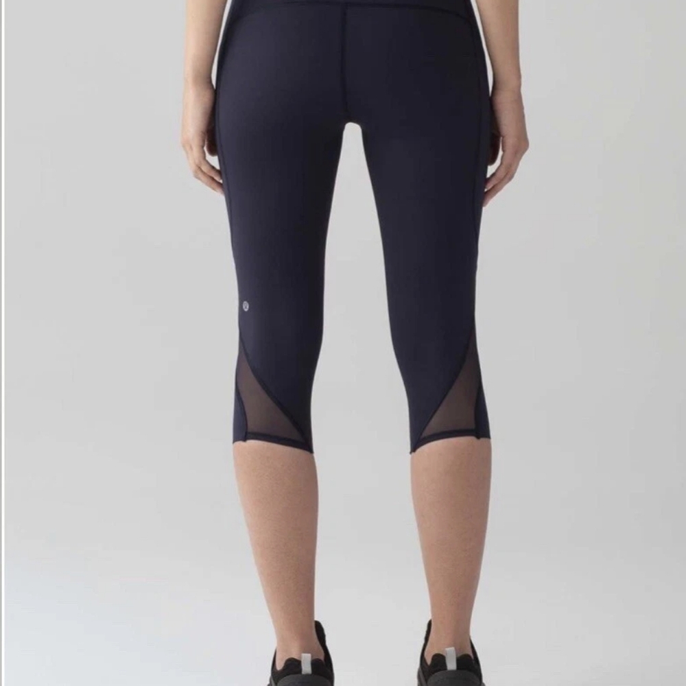 Lululemon Pace Perfect Crop (17") Navy Blue Mesh Leggings High Rise Size 4